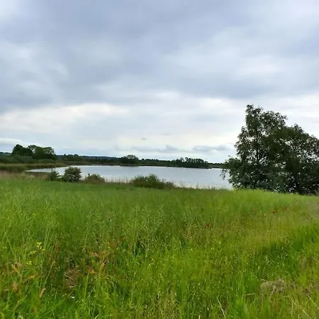 Mit Grossem Garten Und Blick Zum *