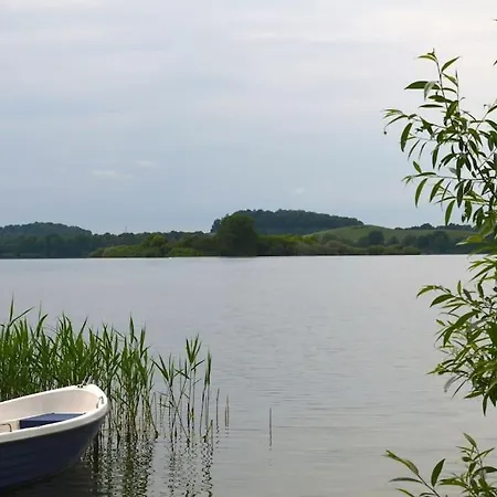Mit Grossem Garten Und Blick Zum *