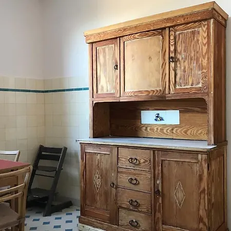 Mit Grossem Garten Und Blick Zum