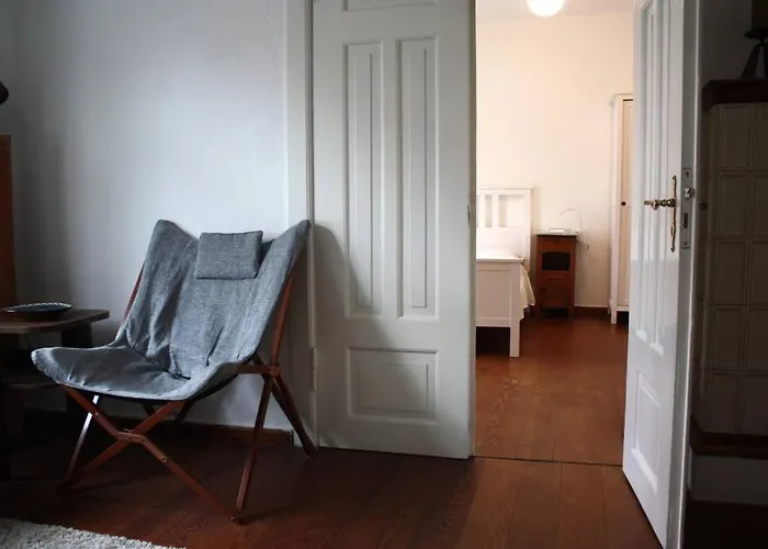 Mit Grossem Garten Und Blick Zum Furstenwerder