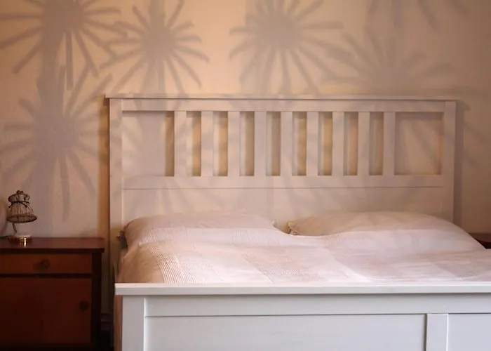 Mit Grossem Garten Und Blick Zum *