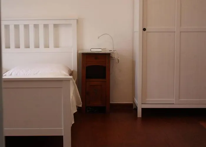 Mit Grossem Garten Und Blick Zum Furstenwerder