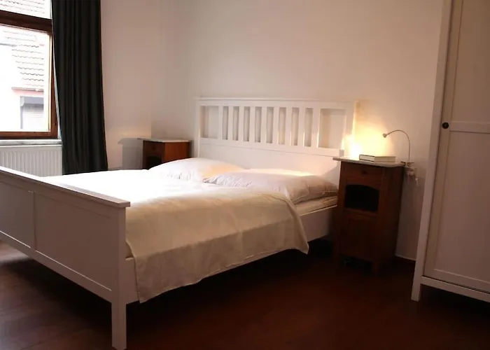 Mit Grossem Garten Und Blick Zum Appartement