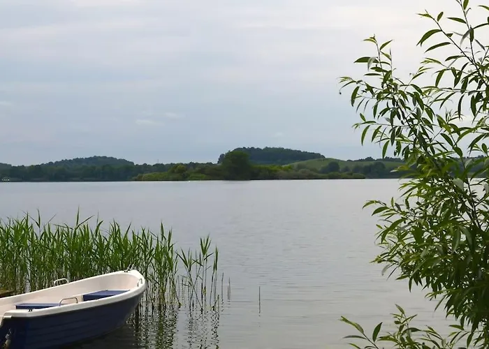 Mit Grossem Garten Und Blick Zum *