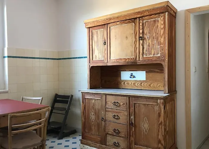 Mit Grossem Garten Und Blick Zum